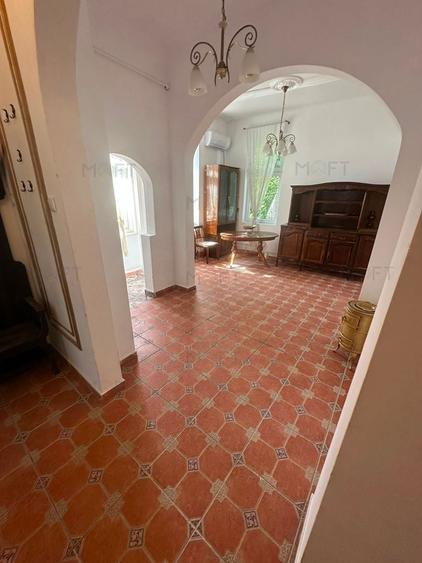 Apartament cu 6 camere decomandat în Tineretului