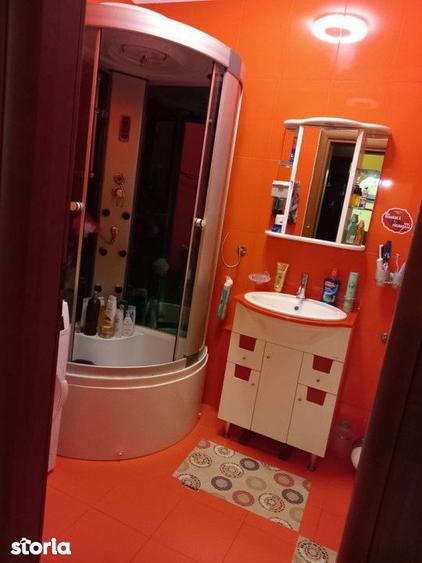 Apartament cu 3 camere, mobilat în Florești