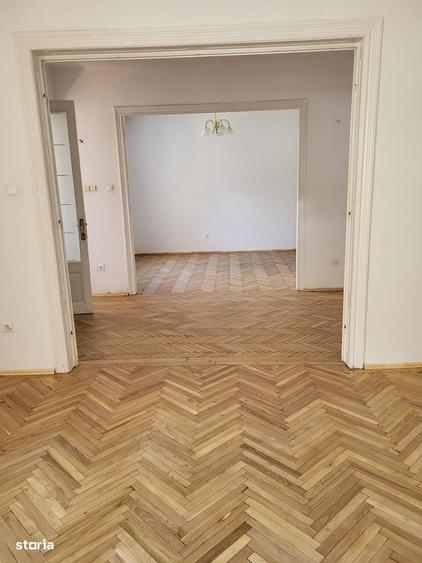Casă cu 4 camere în Unirii