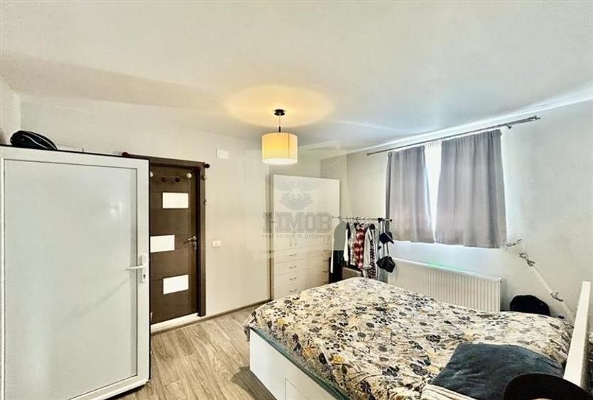 Casă individuală cu 8 camere cu Teren 373 Mp în Lazaret