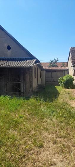Casă cu 1 camere cu Teren 1000 Mp în Central