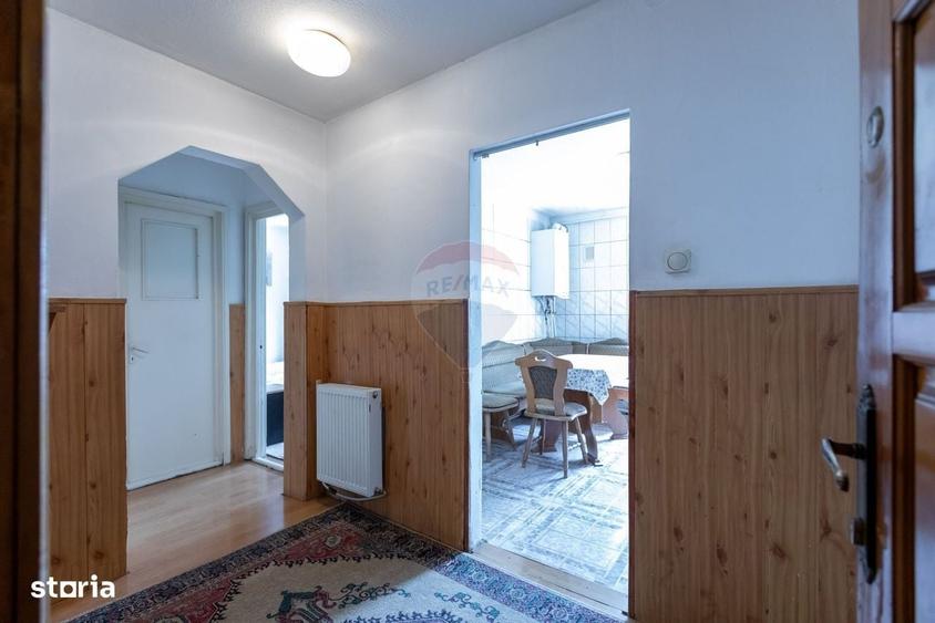 Apartament cu 3 camere decomandat, mobilat în Narcisa
