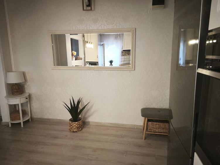 Apartament cu 3 camere semidecomandat în Gării