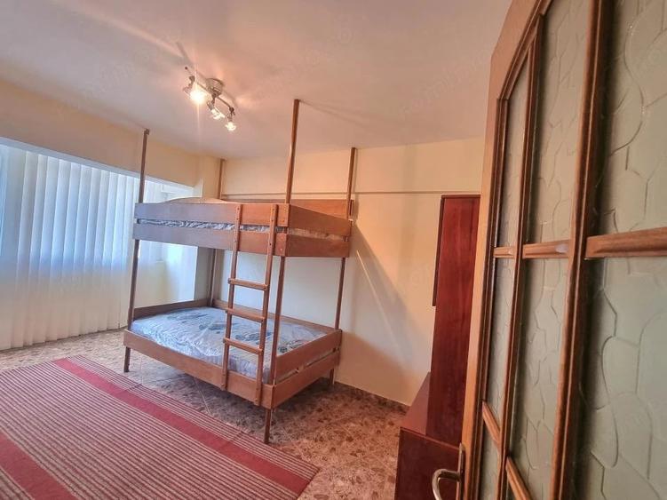 Apartament cu 3 camere decomandat în Republicii