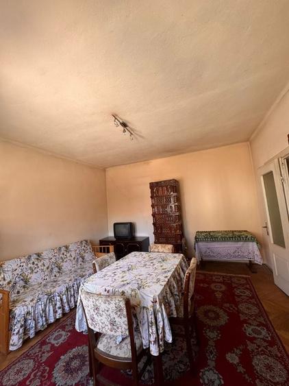 Casă cu 3 camere în Bărăștii Hațegului