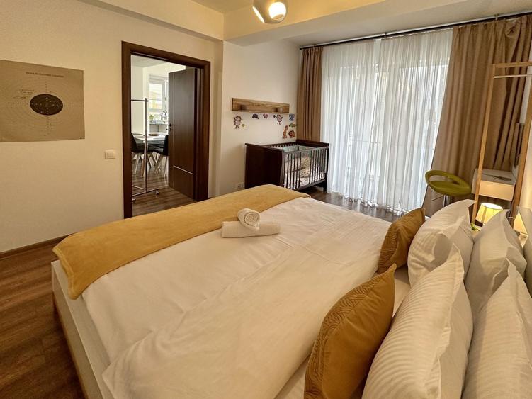 Apartament cu 3 camere semidecomandat, mobilat în Ghimbav Livadă