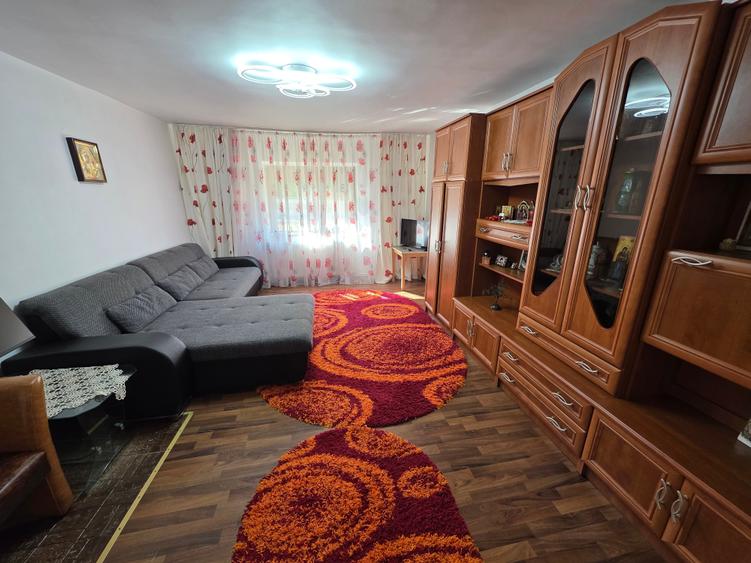 Casă cu 5 camere cu Garaj în Nojag