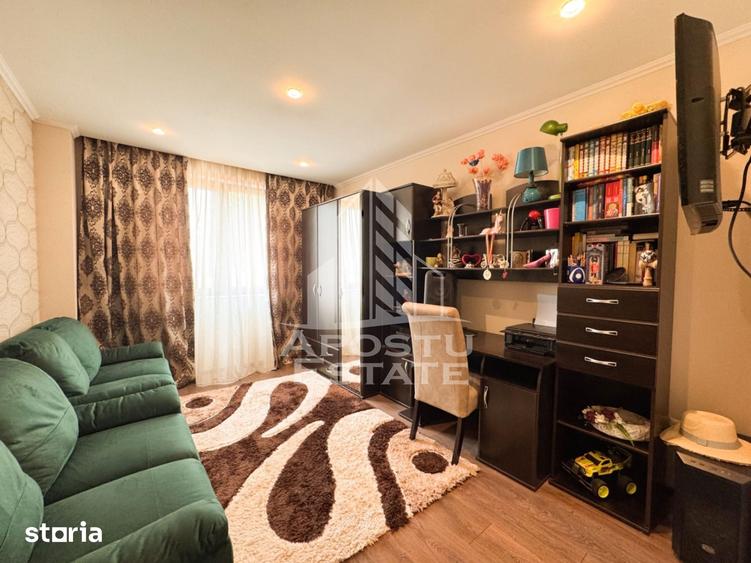 Casă cu 6 camere cu Teren 3500 Mp în Central