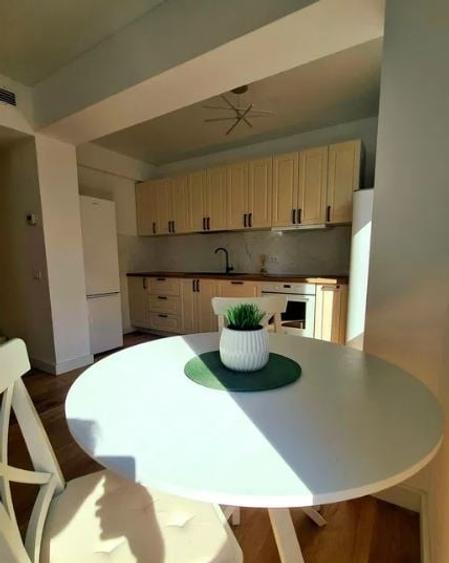 Apartament cu 2 camere semidecomandat, mobilat în Timpuri Noi