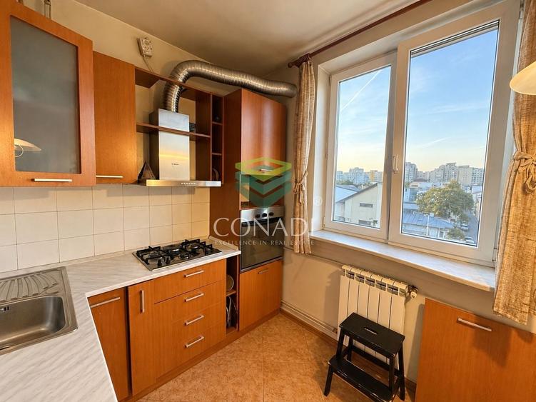 Apartament cu 3 camere semidecomandat în Vatra Luminoasă