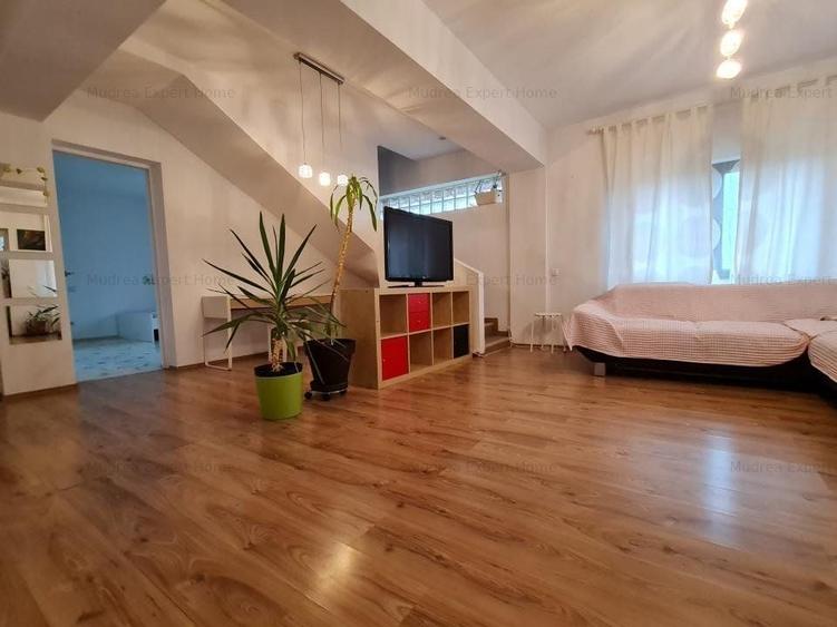 Casă individuală cu 3 camere cu Canalizare în Corbeanca