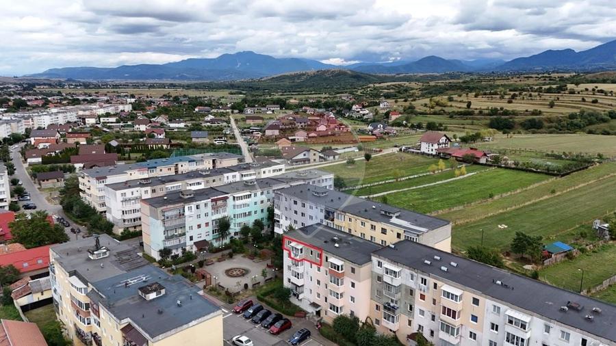 Apartament cu 3 camere semidecomandat în Sud