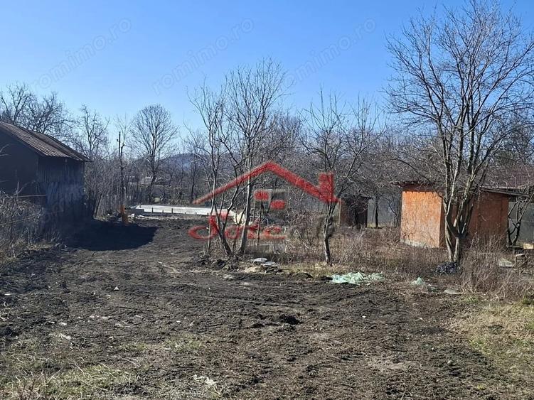 Teren de 1042 mp, în Cornu