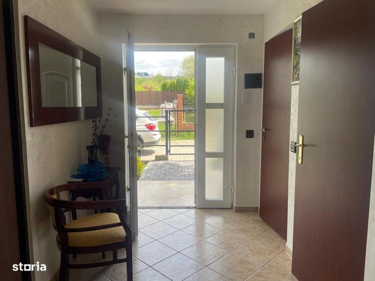 Casă cu 4 camere cu Teren 453 Mp în Câmpului