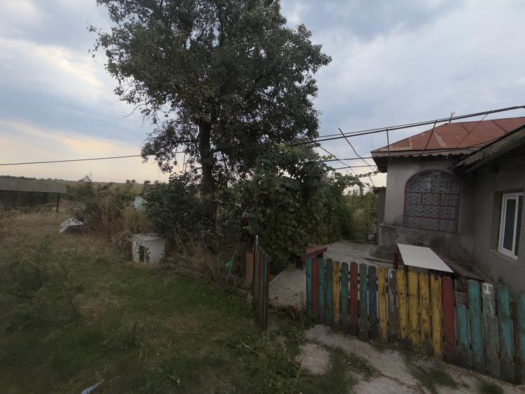 Casă cu 4 camere în Milcovățu