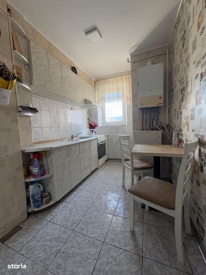 Apartament cu 2 camere semidecomandat în Onești