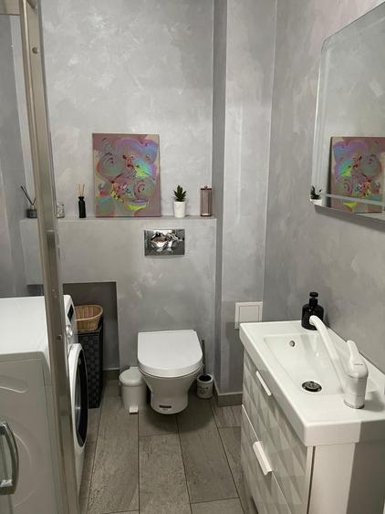 Apartament cu 2 camere decomandat în Livezeni
