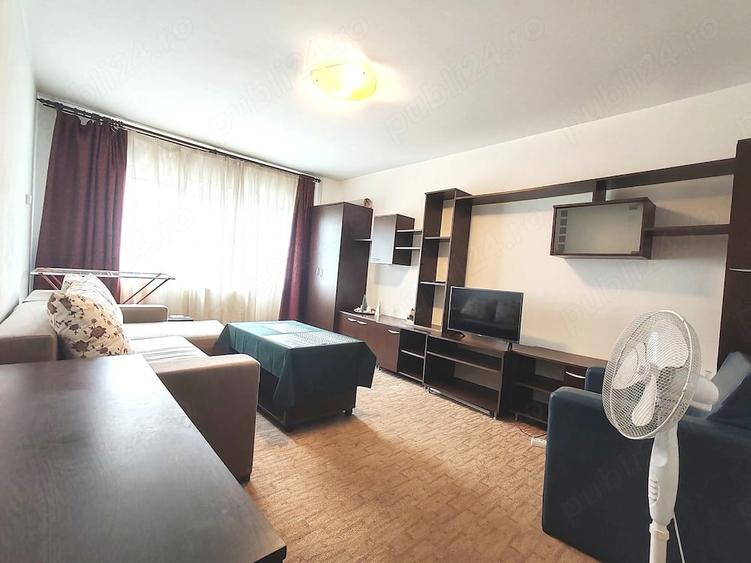 Apartament cu 2 camere semidecomandat în Craiovei