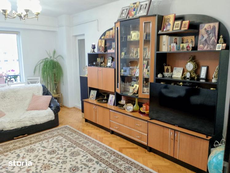 Apartament cu 3 camere decomandat în Dorobanților