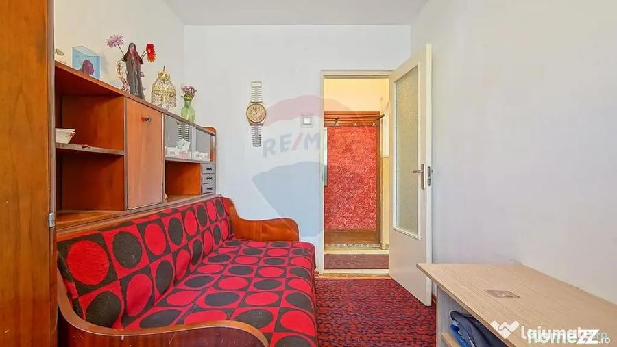 Apartament cu 3 camere semidecomandat în Griviței