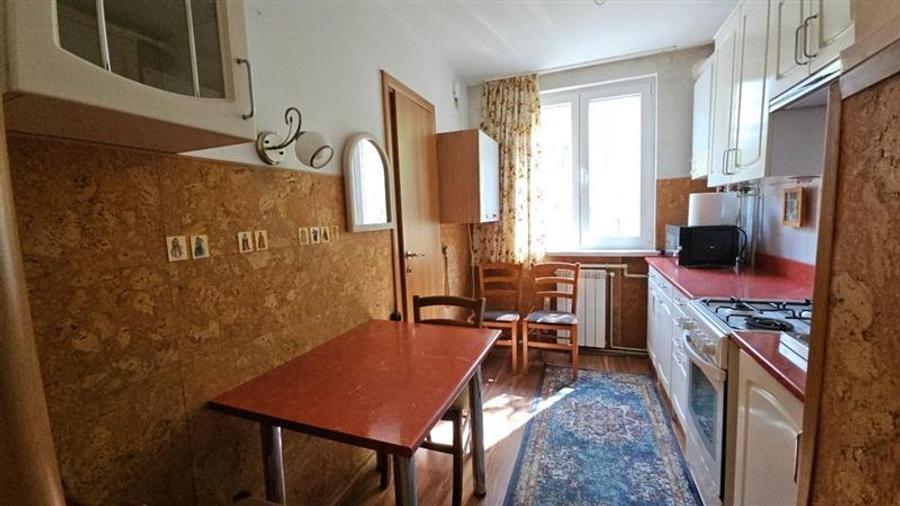 Apartament cu 3 camere decomandat, mobilat în Brâncoveanu