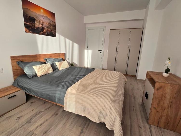 Apartament cu 3 camere decomandat, mobilat în Energia