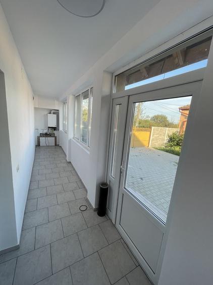 Casă cu 2 camere cu Teren 500 Mp în Central