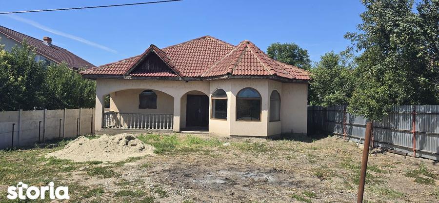 Casă cu 4 camere cu Teren 750 Mp în Nanov