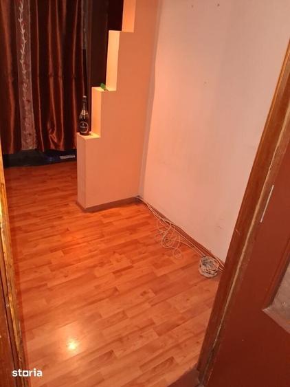 Apartament cu 3 camere decomandat în Sud
