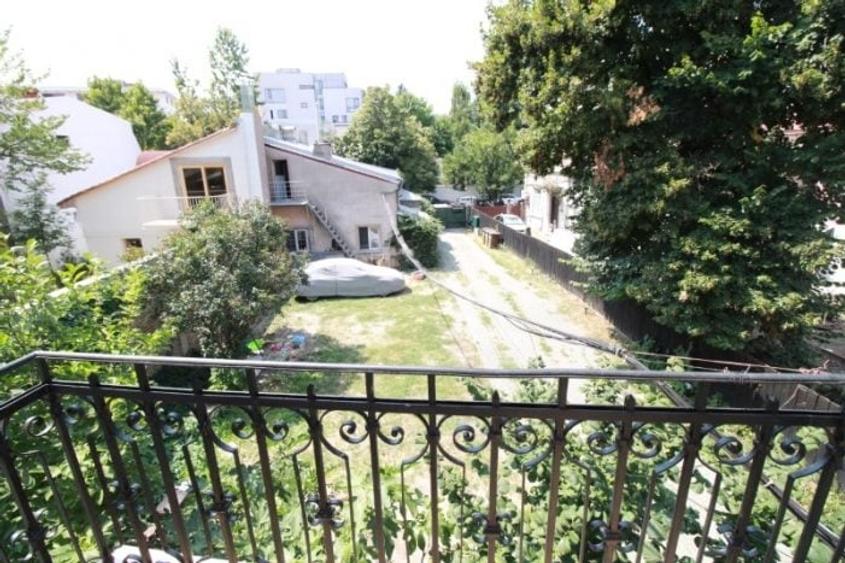 Apartament cu 2 camere semidecomandat, mobilat în Romană