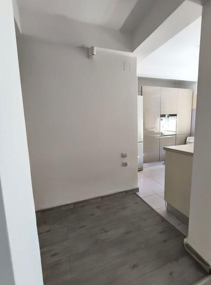 Apartament cu 2 camere semidecomandat, mobilat în Basarabia