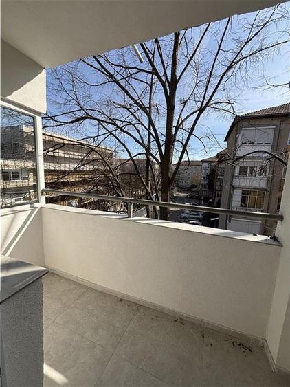 Apartament cu 3 camere decomandat în Iosia-Nord