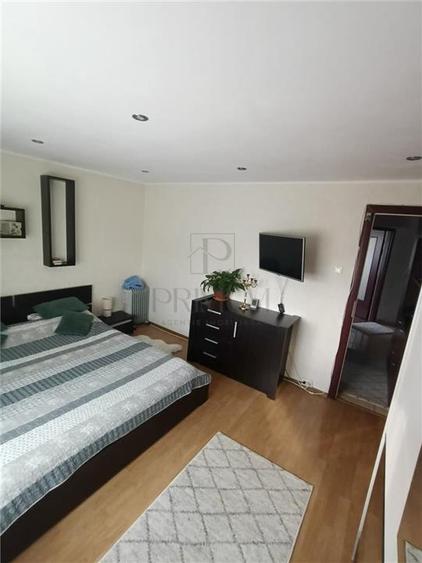 Apartament cu 2 camere decomandat, mobilat în Bucovina