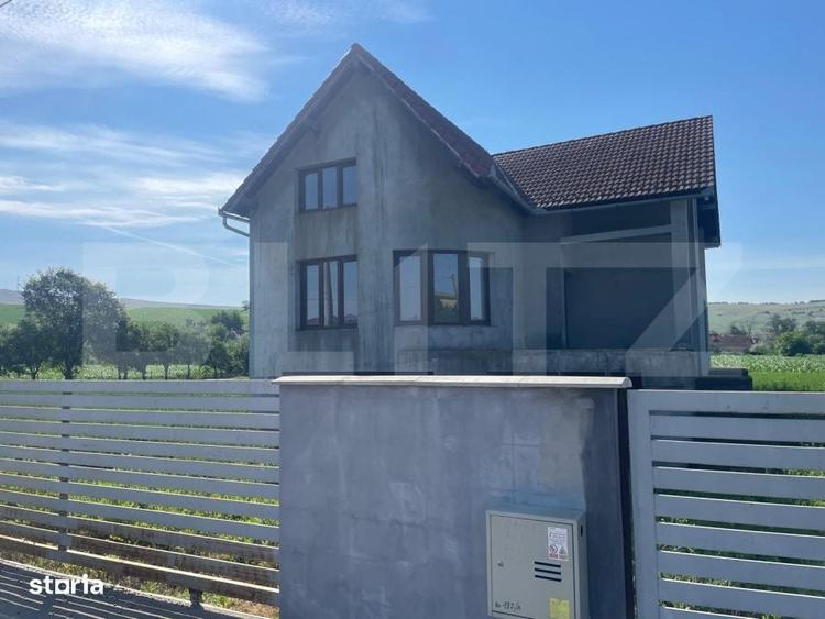 Casă cu 4 camere cu Teren 3000 Mp în Mihai Viteazu