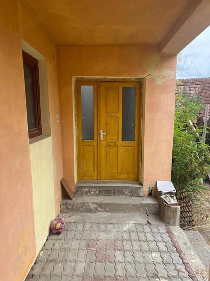 Casă cu Teren 2000 Mp în Răhău
