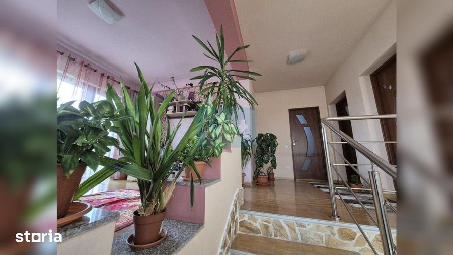 Casă cu 6 camere cu Teren 1400 Mp în Apahida