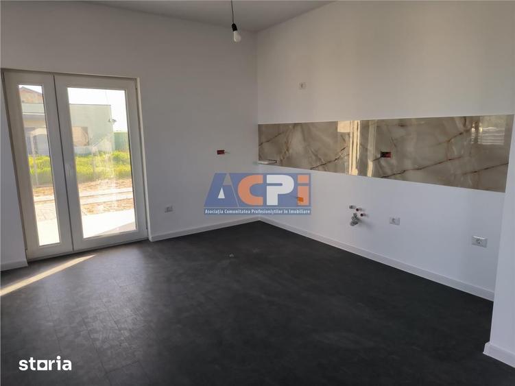 Casă cu 4 camere cu Teren 490 Mp în Adunații-Copăceni