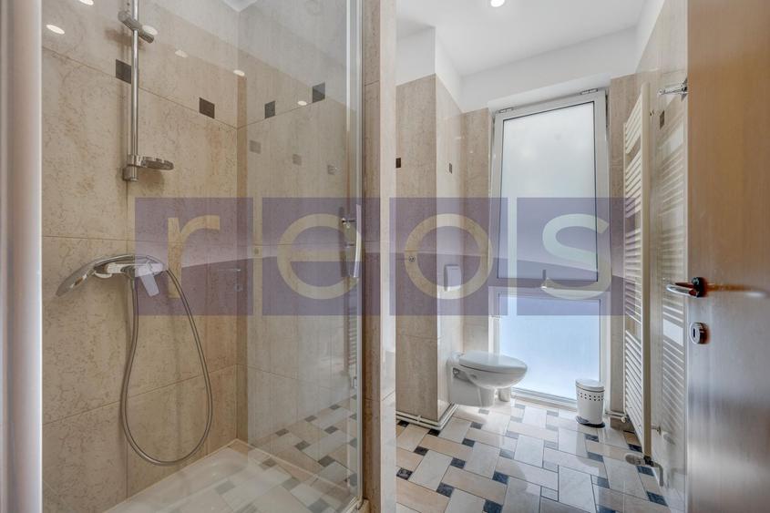 Apartament cu 4 camere decomandat în Primăverii