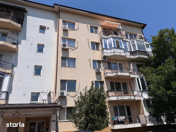 Apartament cu 5 camere în Străulești