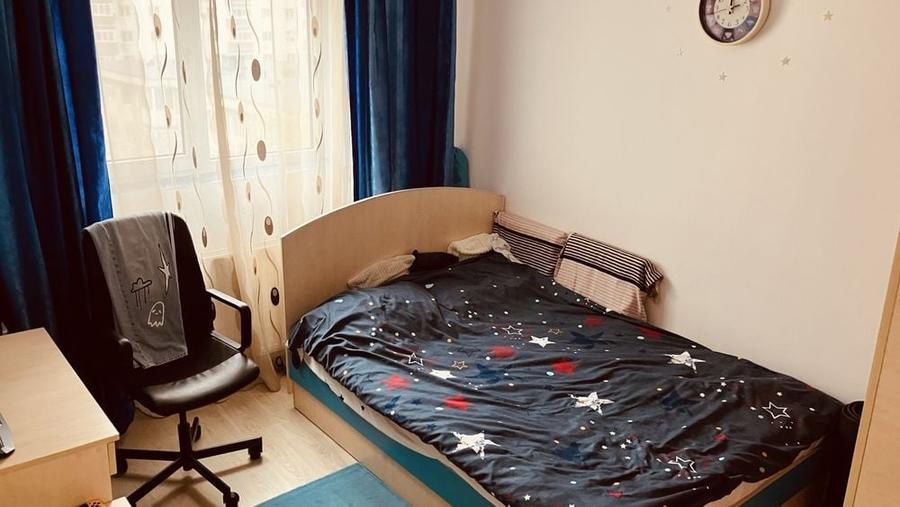 Apartament cu 3 camere decomandat în Crângași