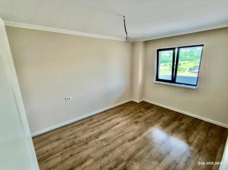 Apartament cu 2 camere semidecomandat în Vișan