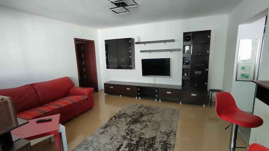 Apartament cu 3 camere semidecomandat în Dristor