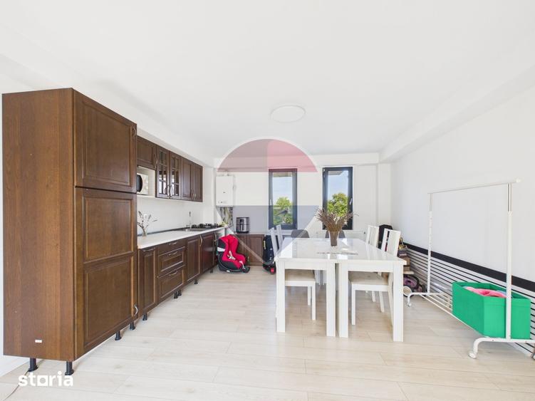 Casă cu 6 camere cu Teren 567 Mp în Gruiu
