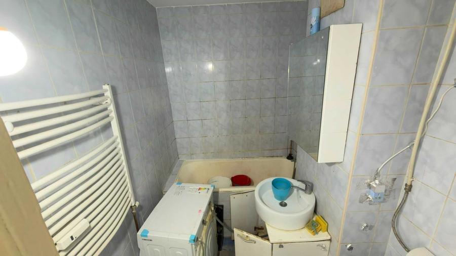 Apartament cu 3 camere decomandat în Dobroești