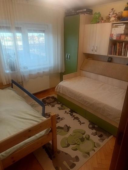 Apartament cu 4 camere decomandat în 6 Vânători