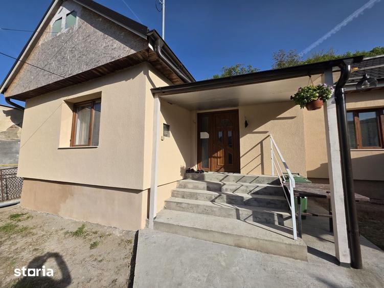 Casa renovata priveli?te superba catre Cetatea Devei Str. Calugareni - 15