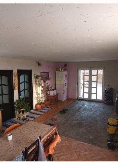 Casă cu 4 camere în Eroii Revoluției