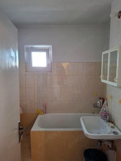 Apartament cu 3 camere decomandat în Iosia