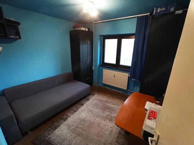 Apartament cu 2 camere semidecomandat în Girocului