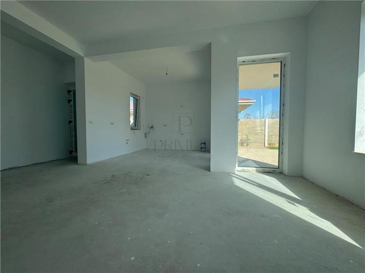 Duplex cu 3 camere cu Teren 320 Mp în Moșnița Nouă